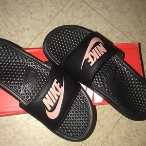 nike slides only worn once. I still have the box.